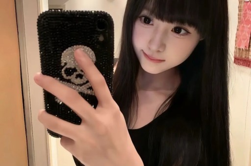 布兰妮回忆录：为前男友堕胎却被诬陷出轨被父亲反复身体羞辱